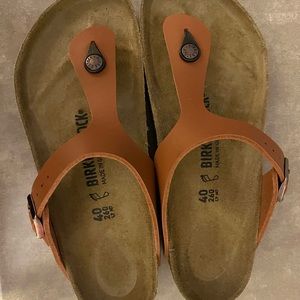 Birkenstock Gizeh Leather Footbed Sandals